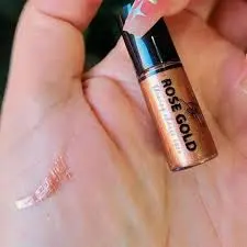 Rose gold glitter eyeliner